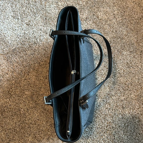 Tory Burch York Flannel Tote Grey Wool Tote Bag - great condition - Picture 8 of 8